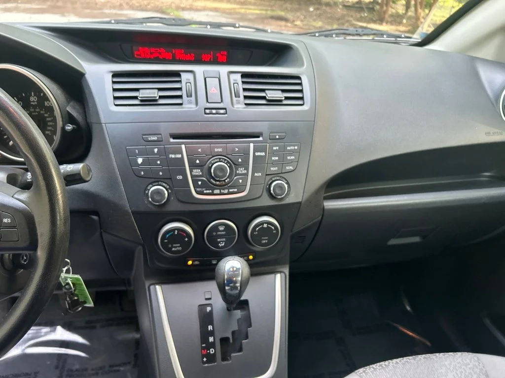 Used 2012 White Mazda Touring image 17