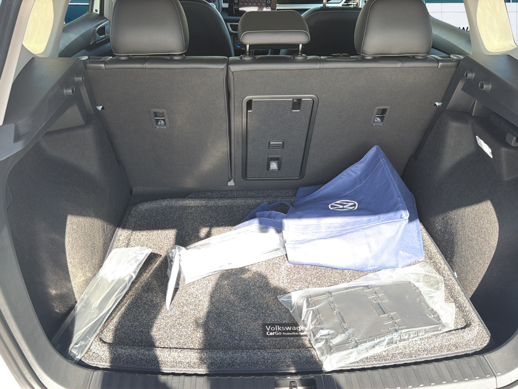 New 2027 Gray Volkswagen 1.5T SEL image 9