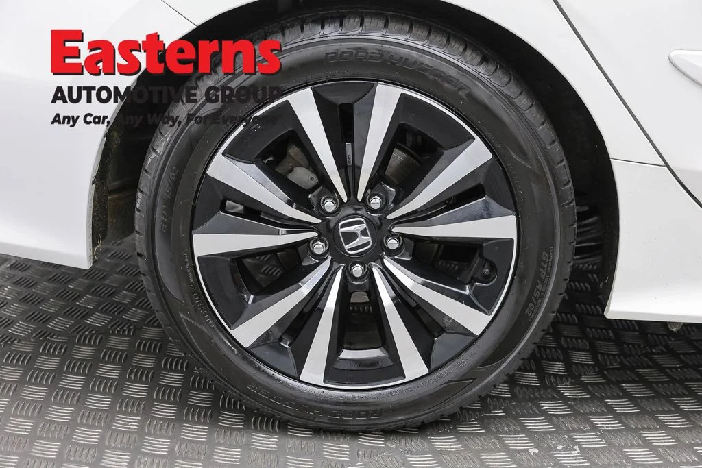 Used 2024 White Honda EX image 28