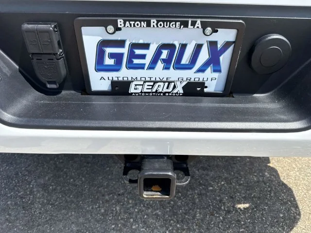 Used 2025 White GMC AT4 image 12