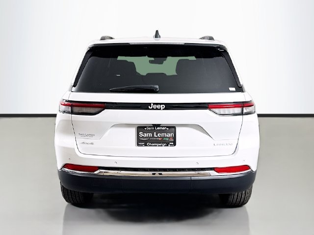 New 2026 Bright White Clear-Coat Exterior Paint Jeep Laredo X image 6