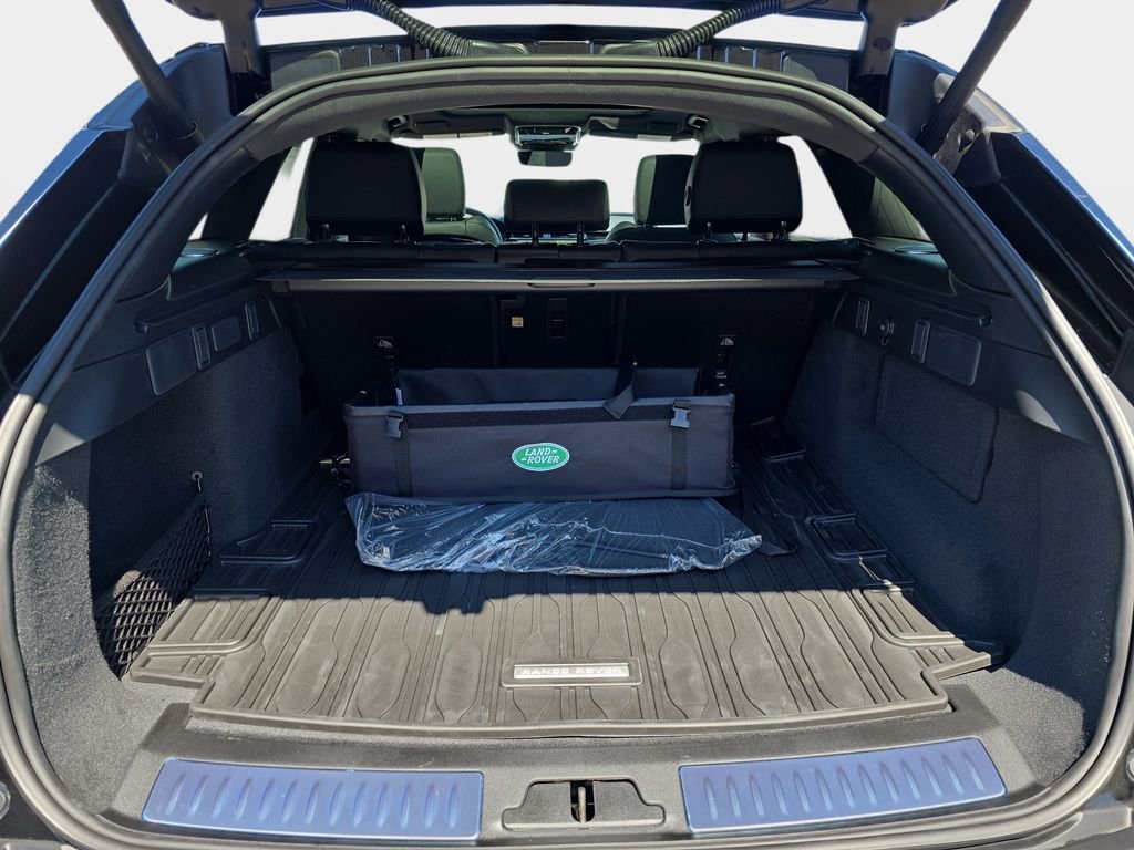 New 2026 Santorini Black Land Rover S image 10