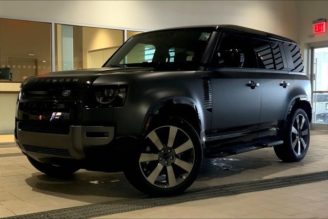 2026 Land Rover Defender 110 V8