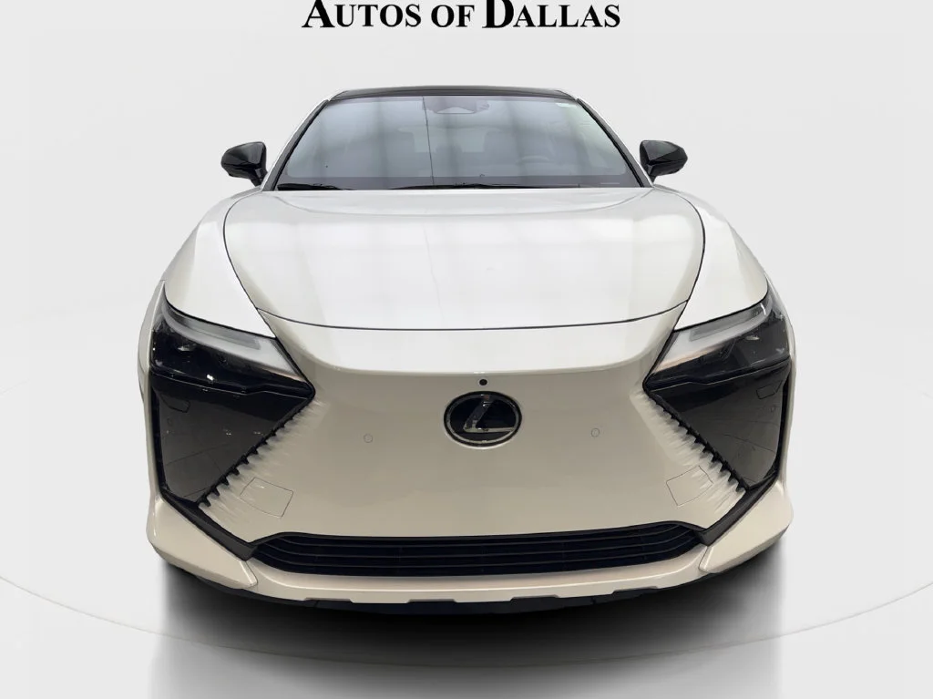 Used 2024 White Lexus 300e Premium image 4