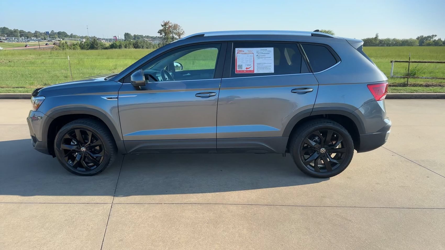 2023 Volkswagen Taos SE - Photo 6