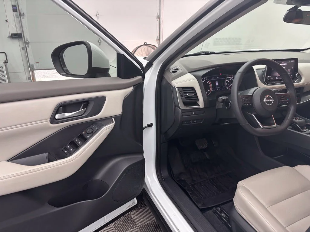 Used 2024 White Nissan SV image 16