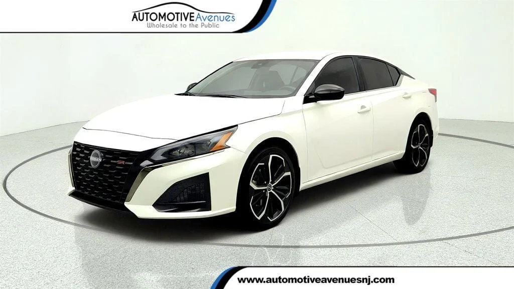Used 2024 Pearl White Tricoat Nissan 2.5 SR AWD Sedan image 1