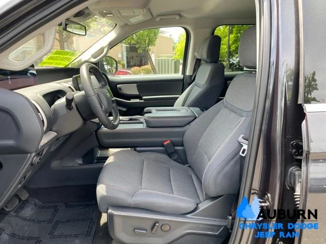 Used 2025 Gray Ford Active image 36