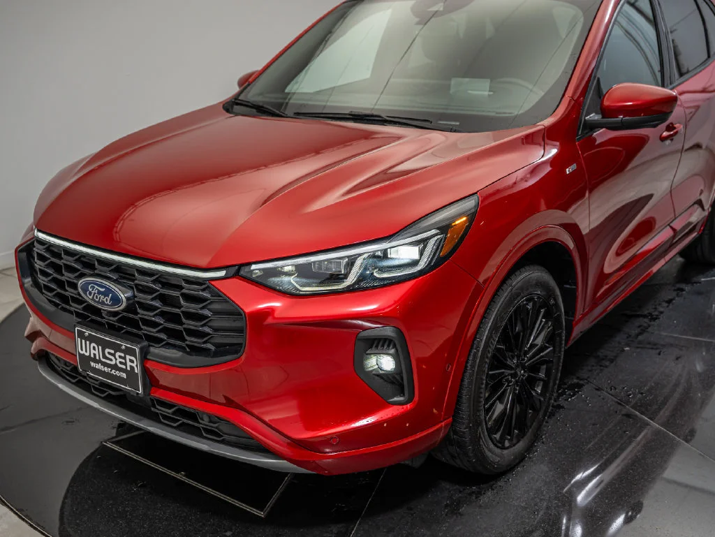 Used 2024 Rapid Red Metallic Tinted Clearcoat Ford ST-Line Elite image 13