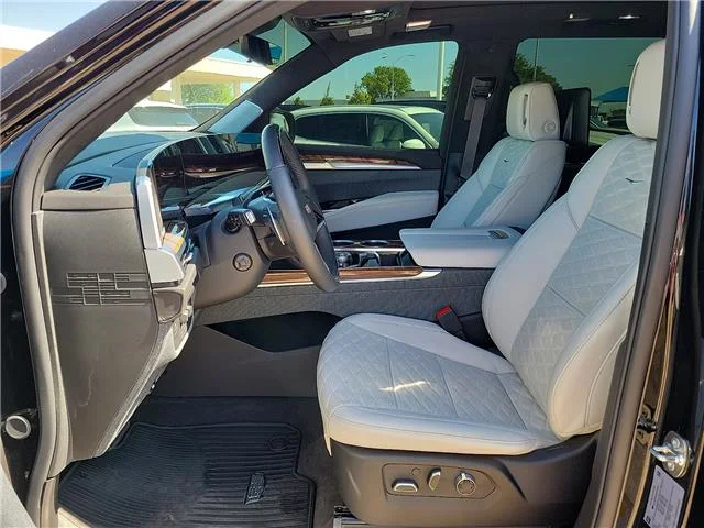 Used 2025 Black Raven Cadillac Sport Platinum 4x4 image 11
