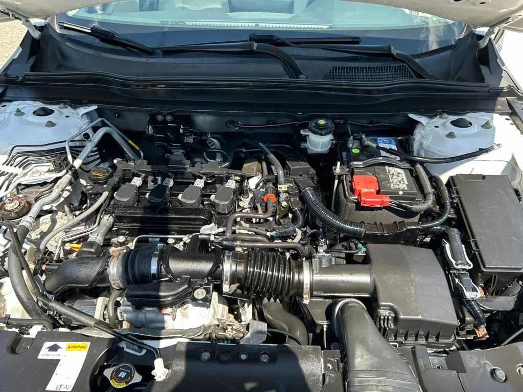 Used 2018 White Honda EX-L image 26