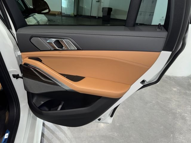 New 2027 Mineral White Metallic BMW xDrive40i image 10