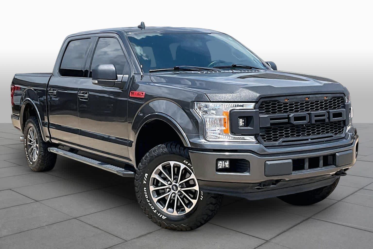 Used 2018 Magnetic Metallic Ford XLT image 3