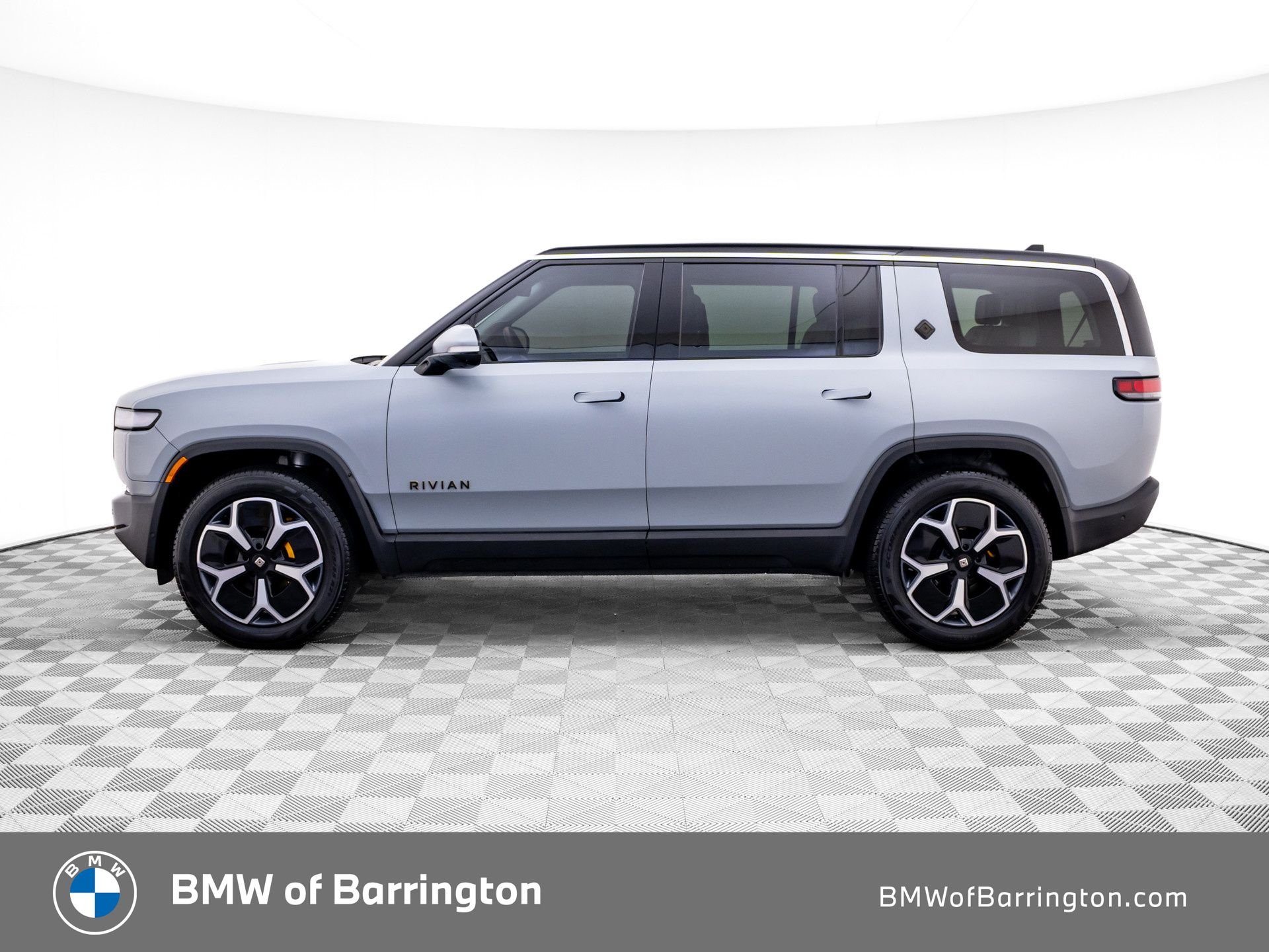Used 2023  Rivian Adventure image 2
