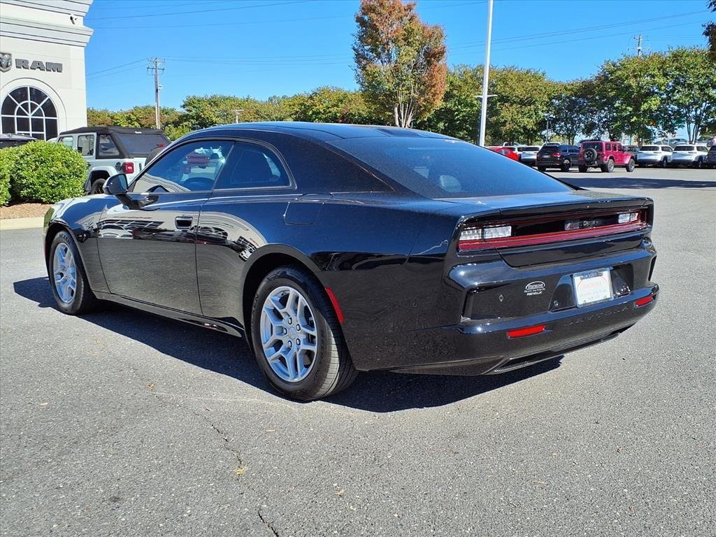 Used 2025 Diamond Black Crystal Pearlcoat Dodge R/T image 16