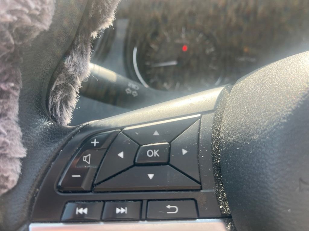 Used 2019 Gray Nissan S image 13
