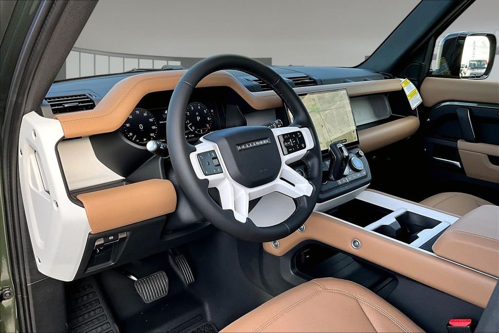 New 2026 WOOLSTONE GREEN Land Rover X-Dynamic SE image 7
