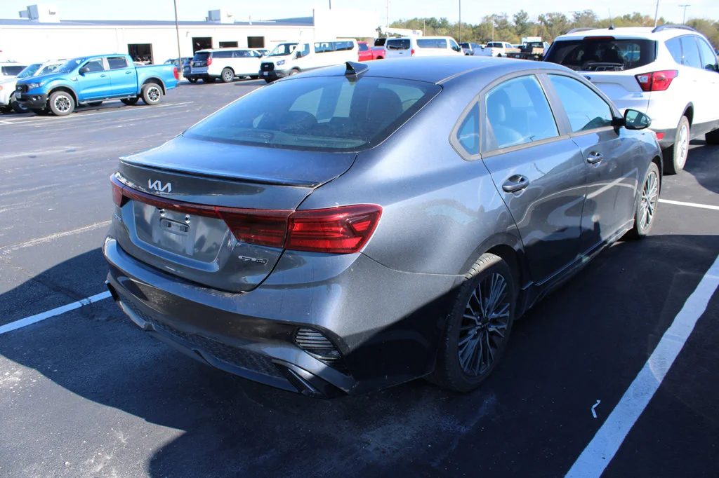 Used 2022 Gray Kia GT-Line image 4