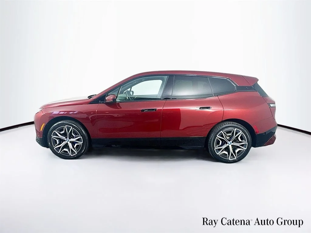 Used 2024 Red BMW xDrive50 image 4