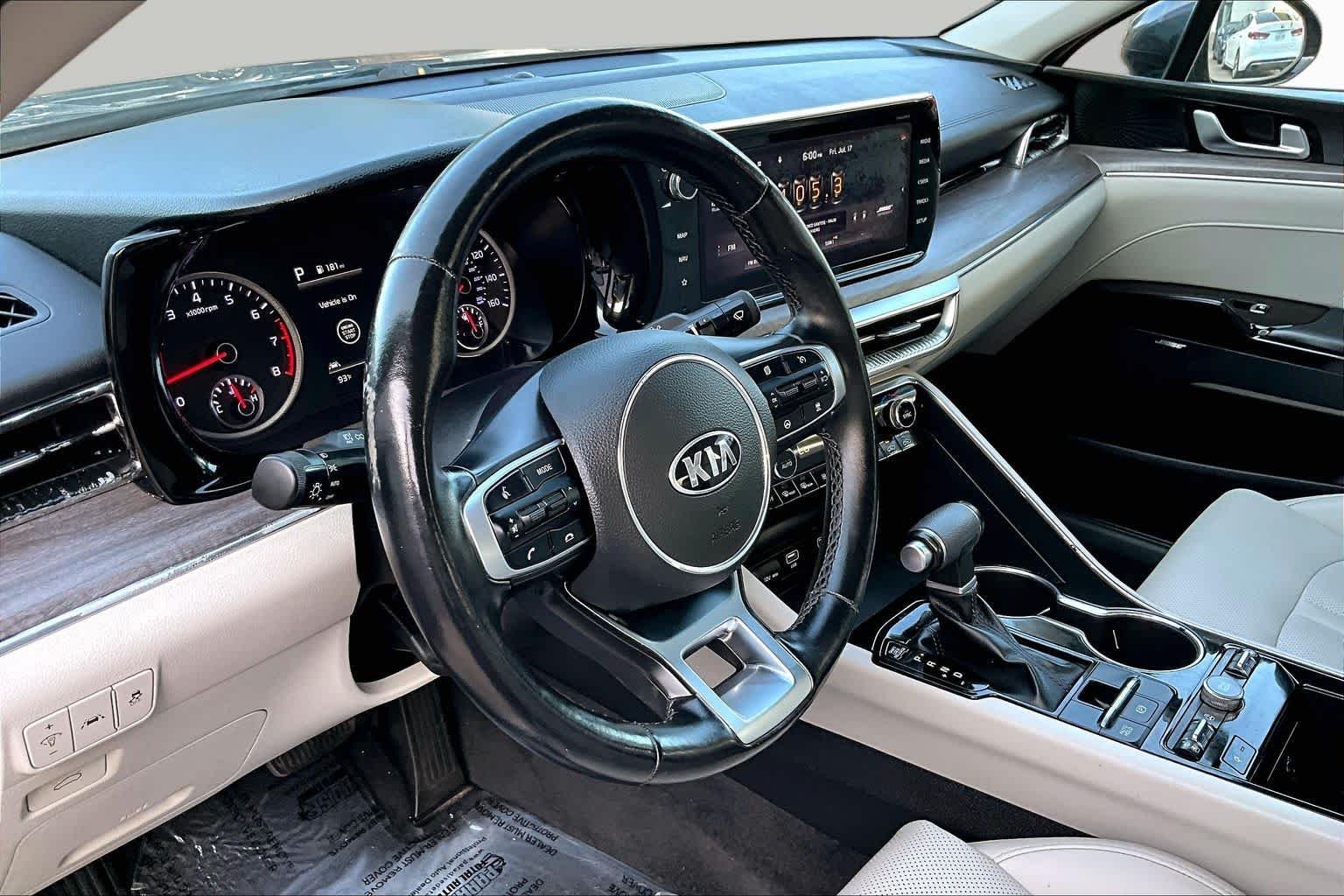 Used 2021 GRAY Kia EX image 18