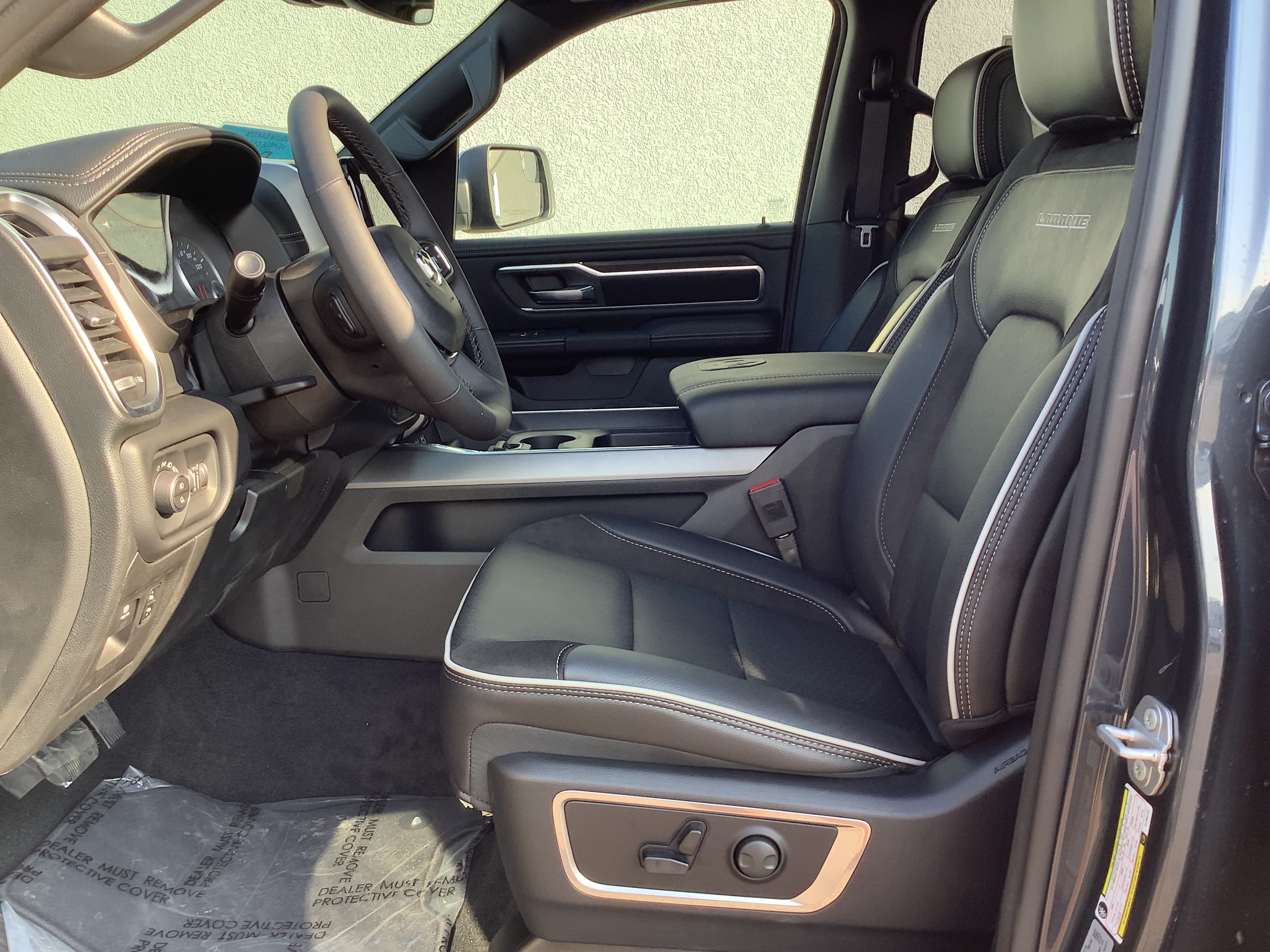New 2026 Granite Crystal Metallic Clear-Coat Exterior Paint RAM Laramie image 10