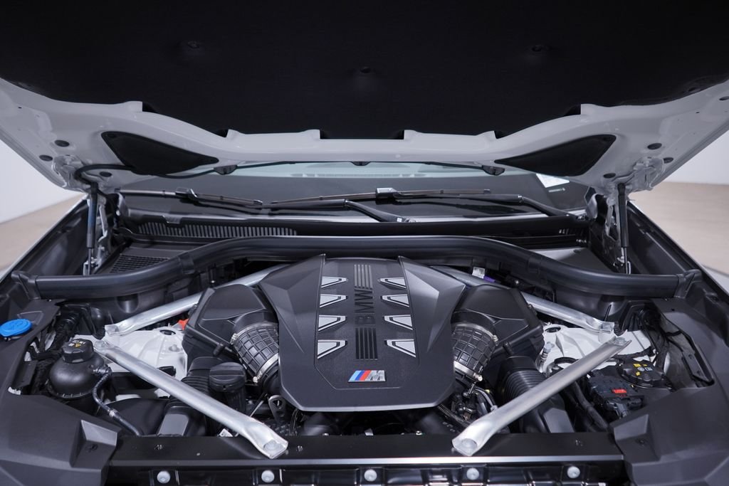 2026 BMW X5 M60i - Photo 14