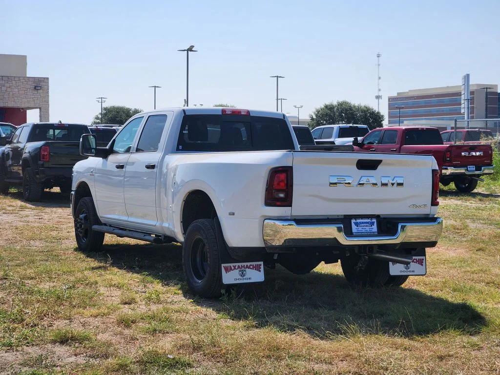 New 2026 Bright White Clear-Coat Exterior Paint RAM Tradesman image 3