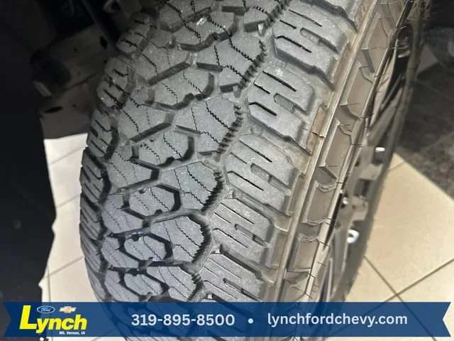 Used 2021 SATIN STEEL METALLIC Chevrolet LT Trail Boss image 29