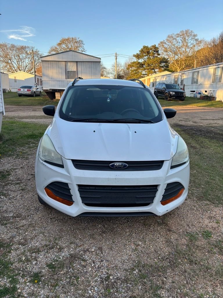 Used 2015 White Ford S image 1