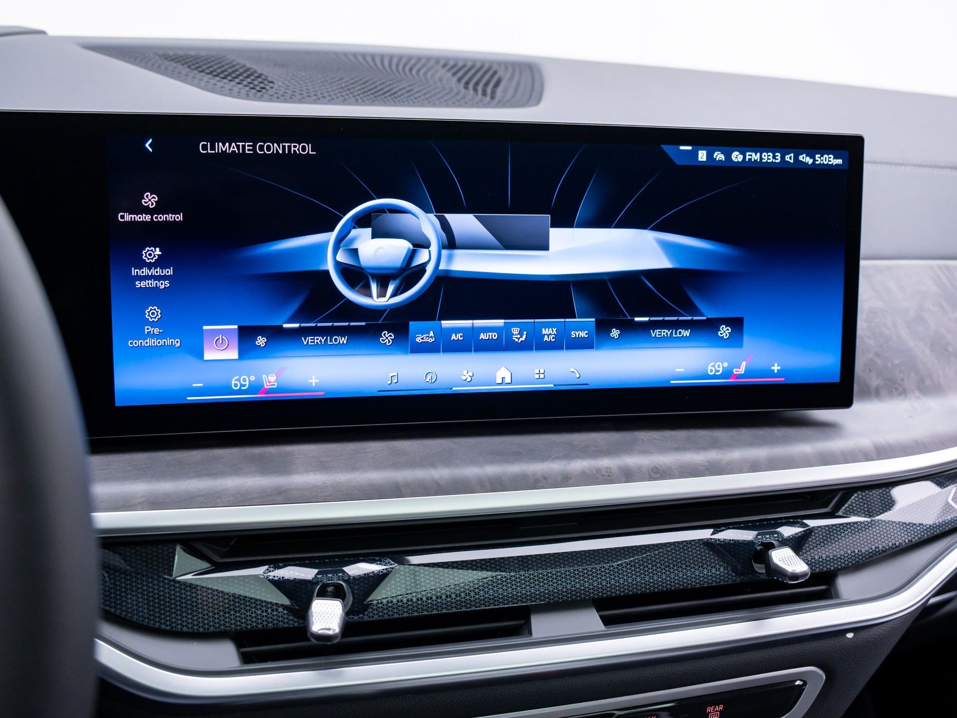 New 2026 Mineral White Metallic BMW xDrive40i image 28