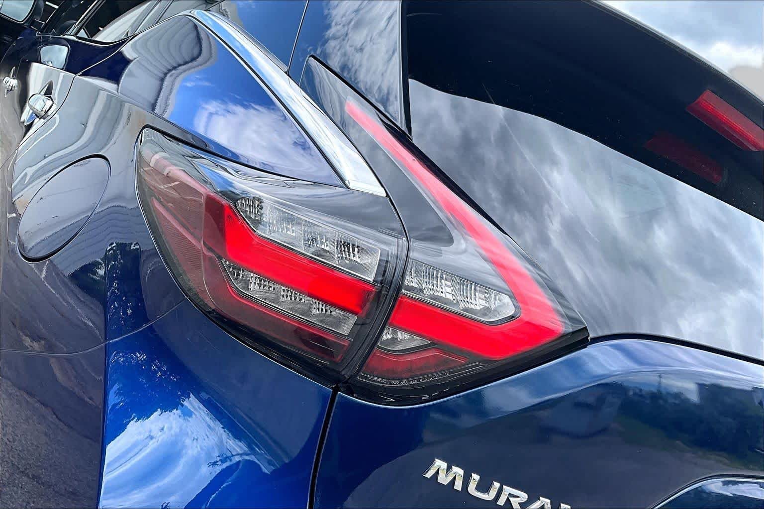 Used 2019 Deep Blue Pearl Nissan S image 27