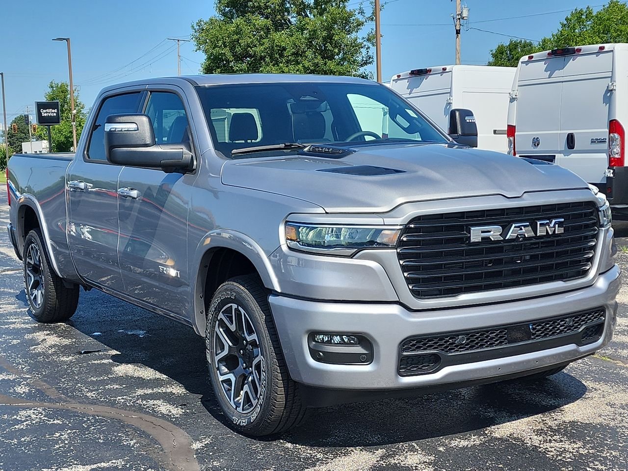 New 2025 Ram 1500 Laramie 4D Crew Cab in Elkhart #442417