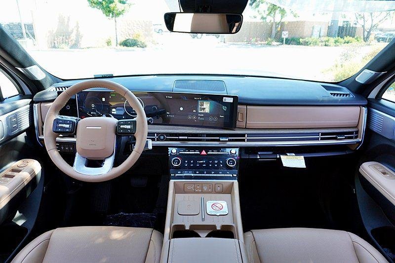 2025 Hyundai Santa Fe Limited - Photo 24