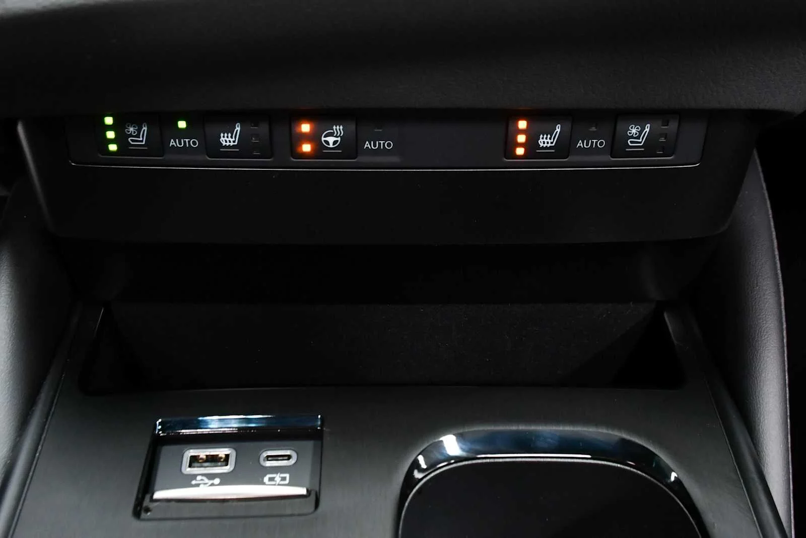 Used 2025 Iridium Lexus  image 21
