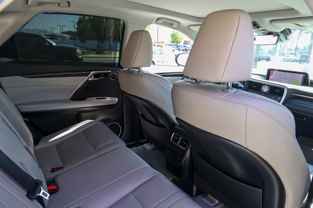 Used 2017 White Lexus 450h image 17