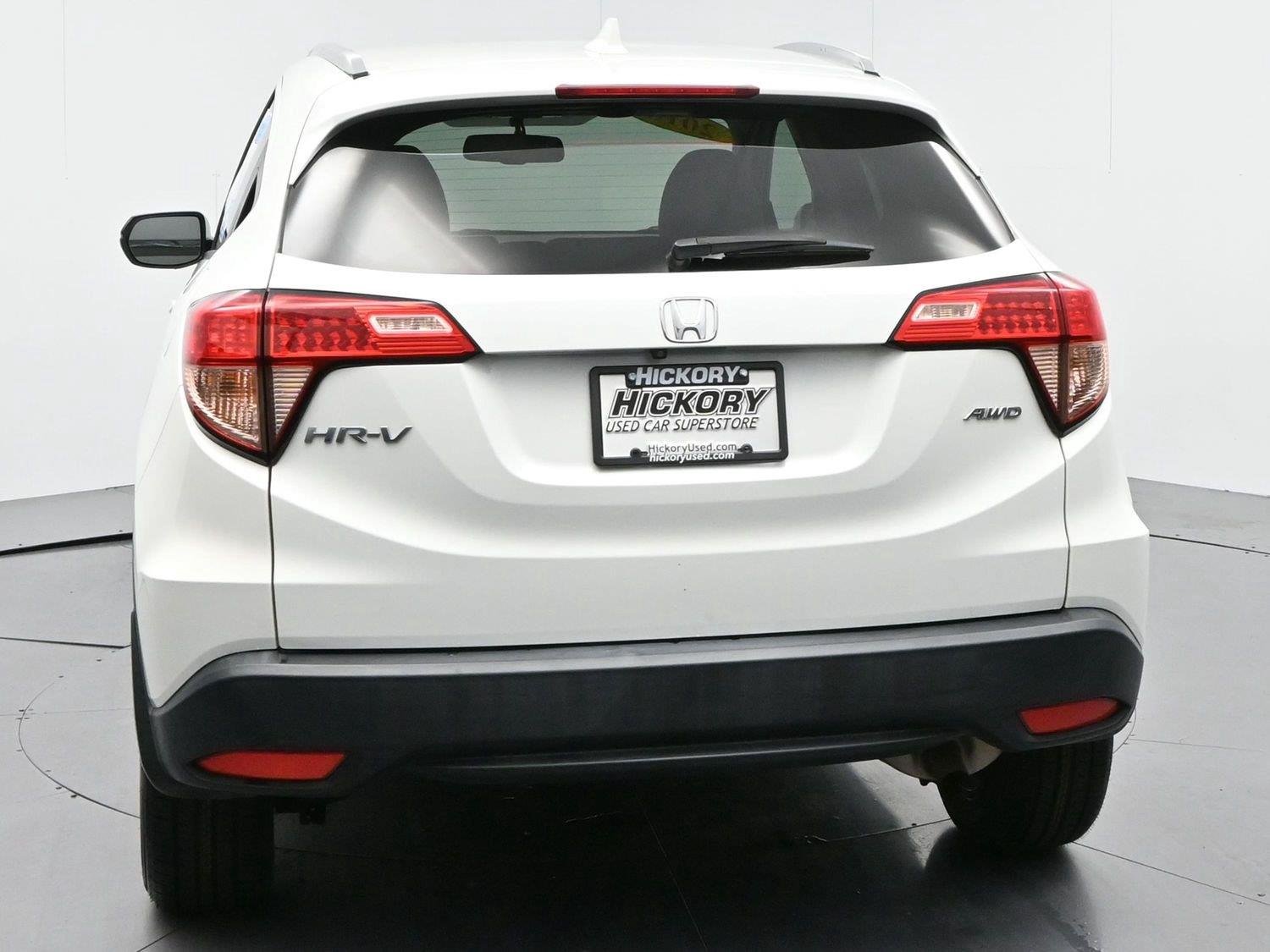 Used 2018 White Orchid Pearl Honda EX-L Navi image 6