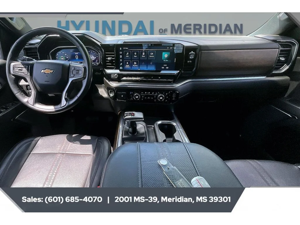 Used 2023 Northsky Blue Metallic Chevrolet High Country image 13
