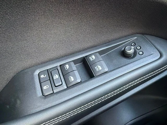 New 2026 White Jeep Laredo image 20