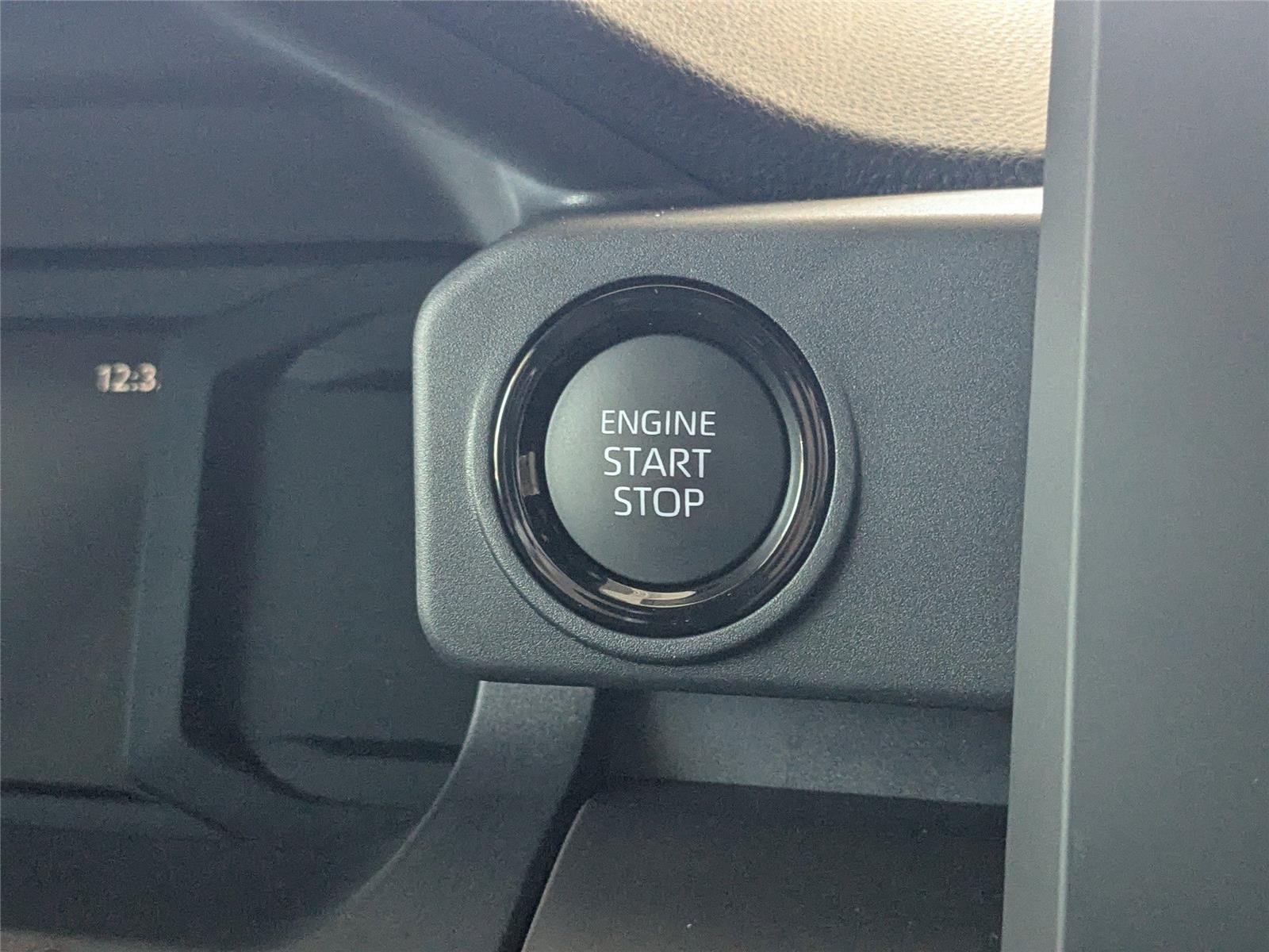 2025 Toyota Tacoma SR5 - Photo 18