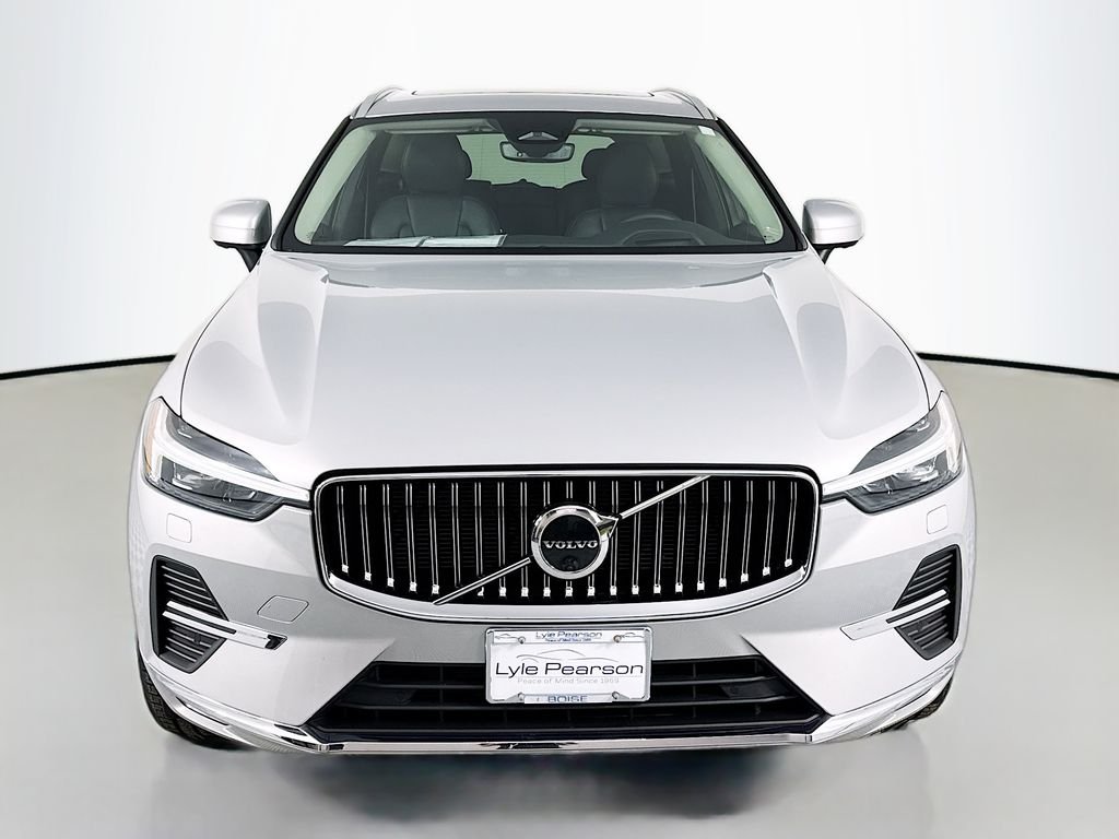 Used 2023 Silver Volvo B5 Ultimate Bright Theme image 6