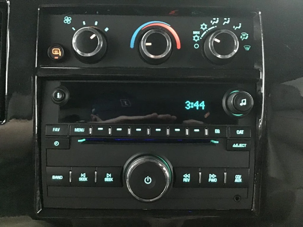 Used 2020 Black Chevrolet Explorer Limited SE image 35