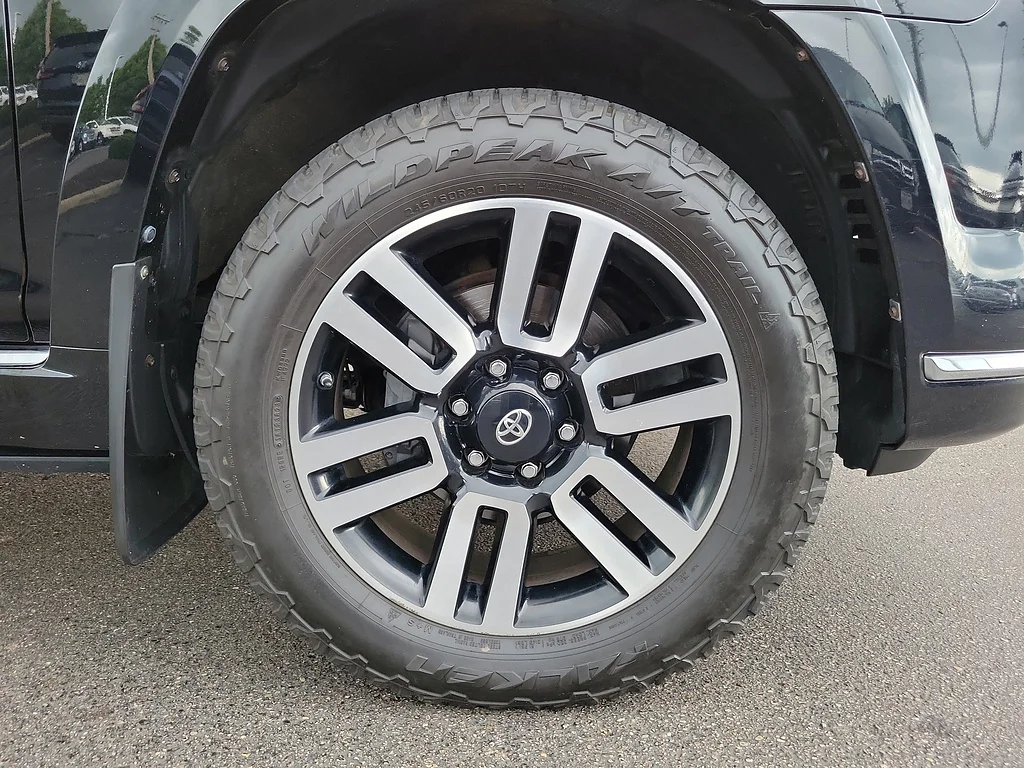 Used 2017 Midnight Black Metallic Toyota Limited image 5