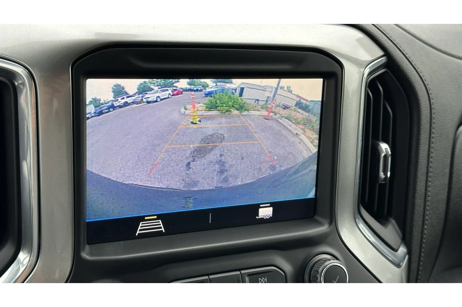 Used 2019  Chevrolet RST image 17