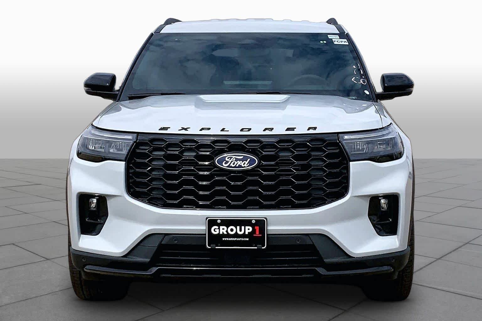 New 2027 Avalanche Gray Ford ST-Line image 3