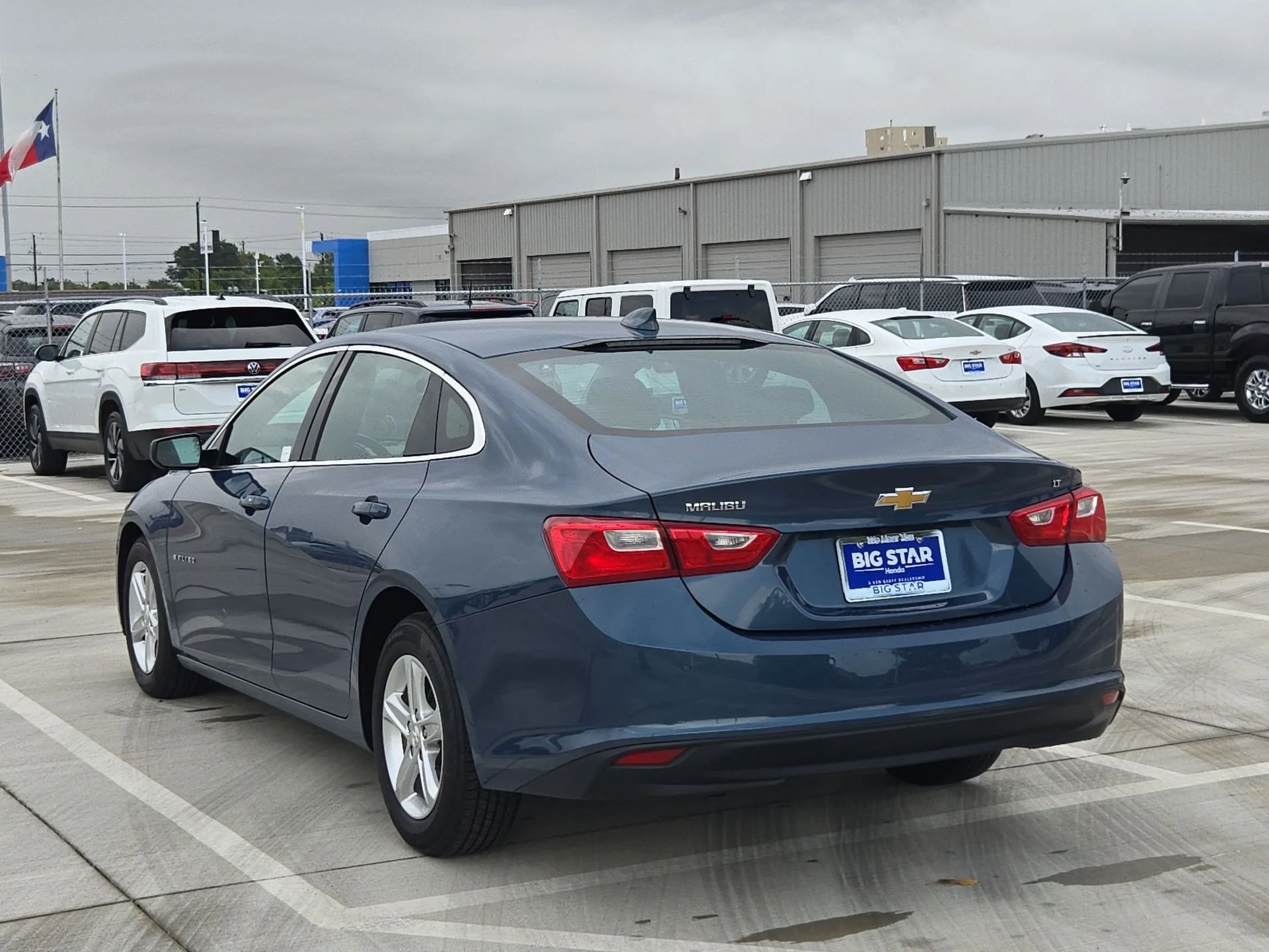 Used 2024 Lakeshore Blue Metallic Chevrolet LT image 5