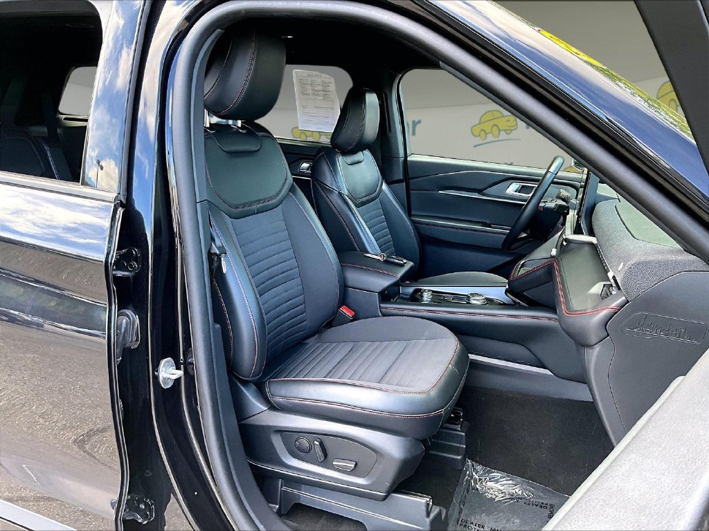Used 2025 Black Metallic Ford ST-Line image 11