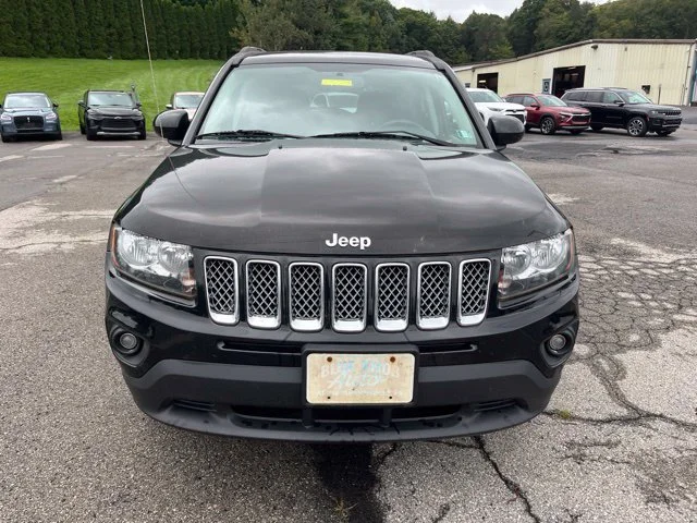 Used 2016 Black Jeep Latitude image 10