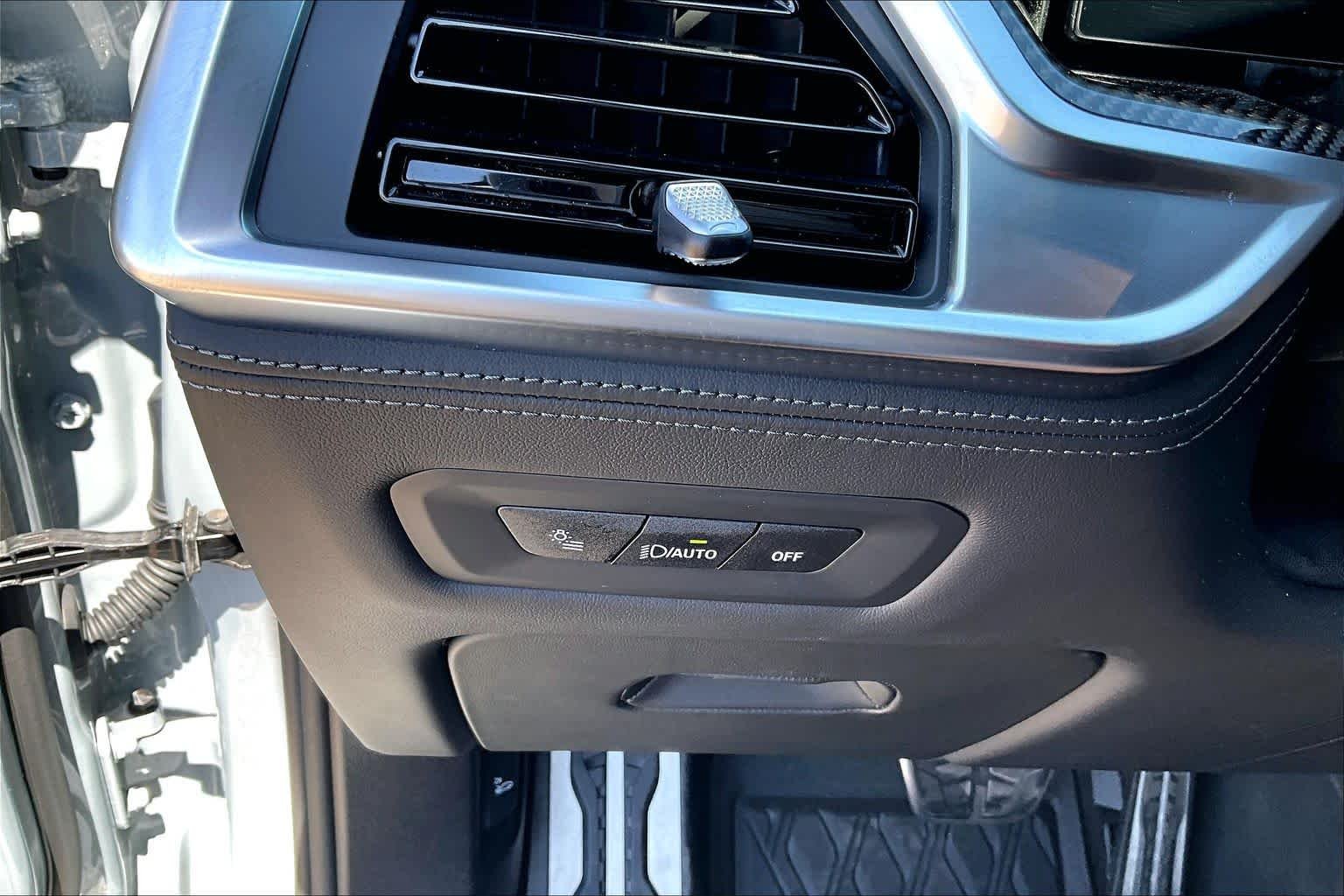 Used 2026 Brooklyn Grey Metallic BMW Competition image 31