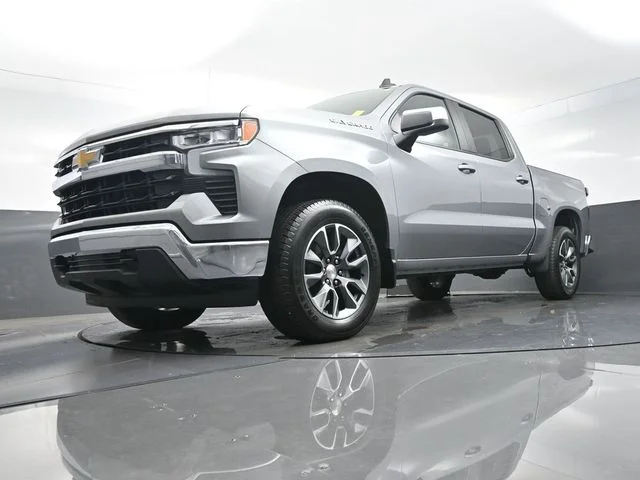 Used 2023 Gray Chevrolet LT image 31