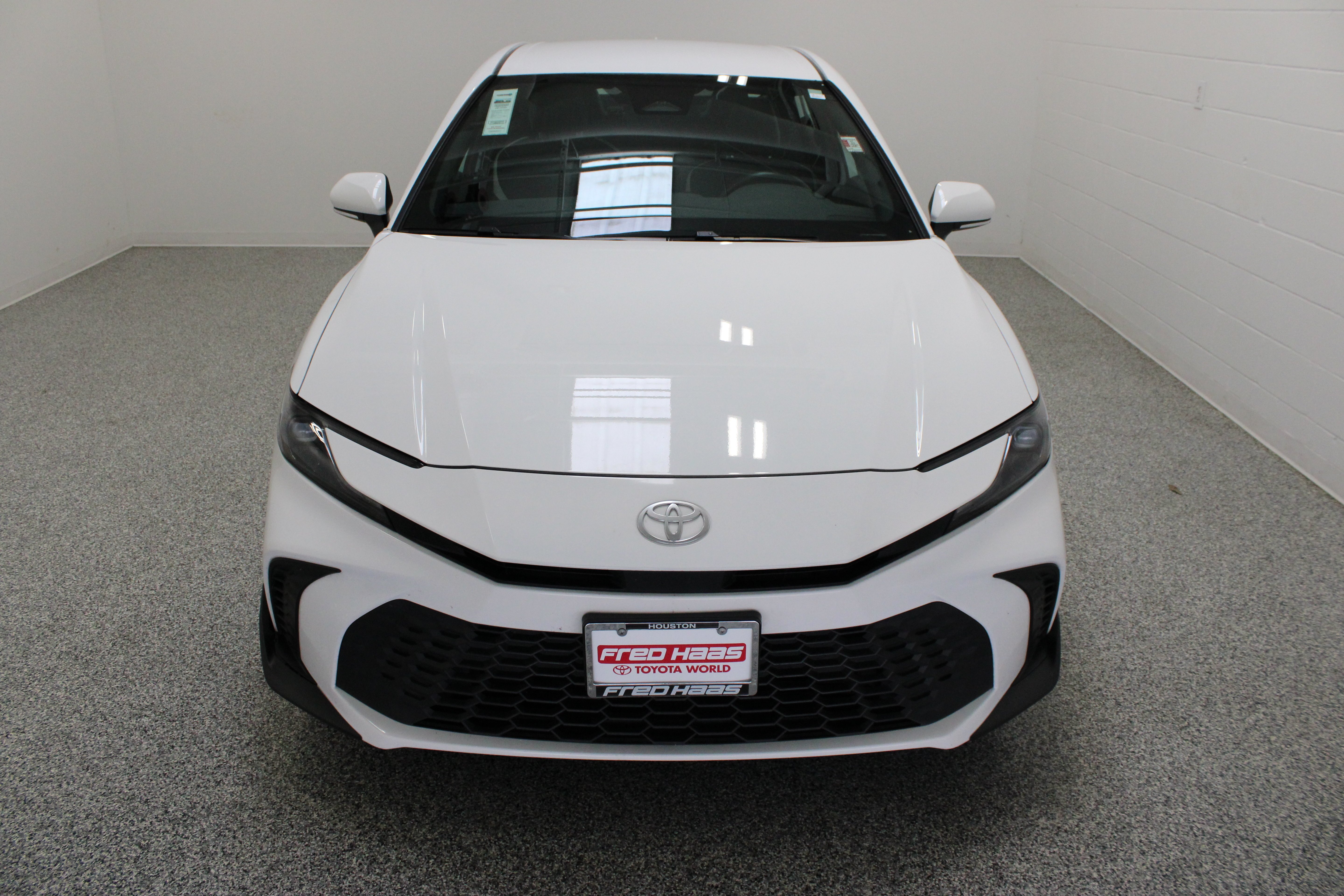 Used 2025 BLIZZARD PEARL Toyota SE image 3